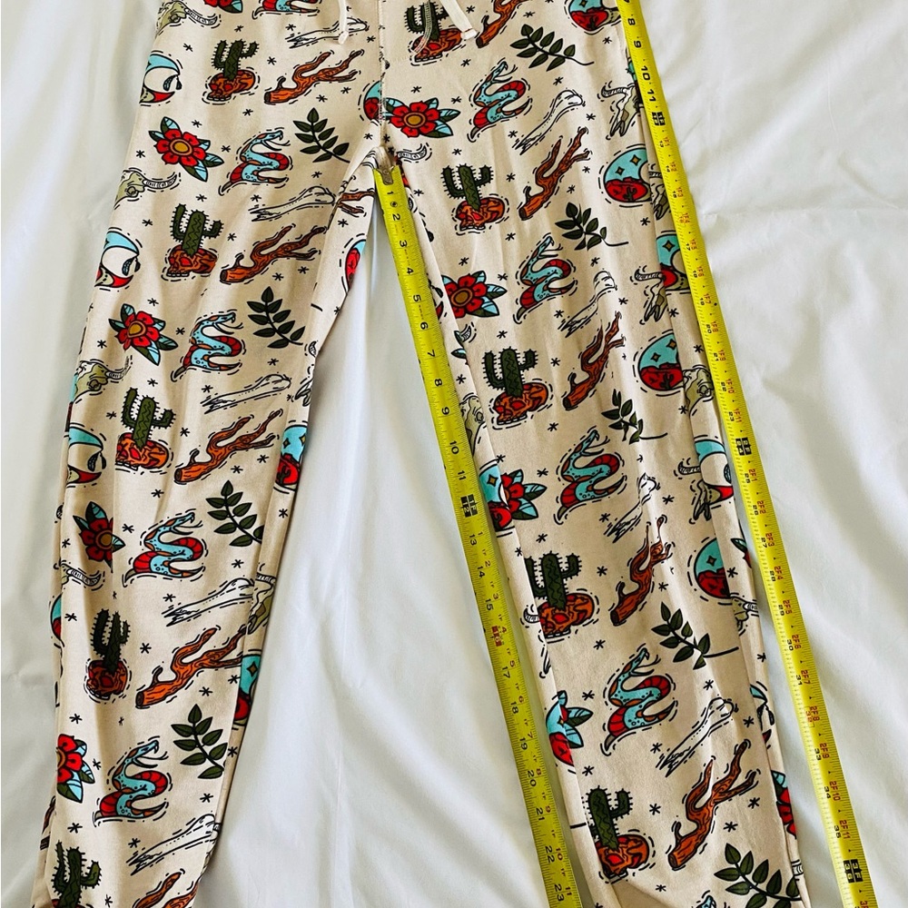 Men,s No Boundries sweatpants, w/South of Border Design Size 28 -30 waist.  EUC - Picture 9 of 9